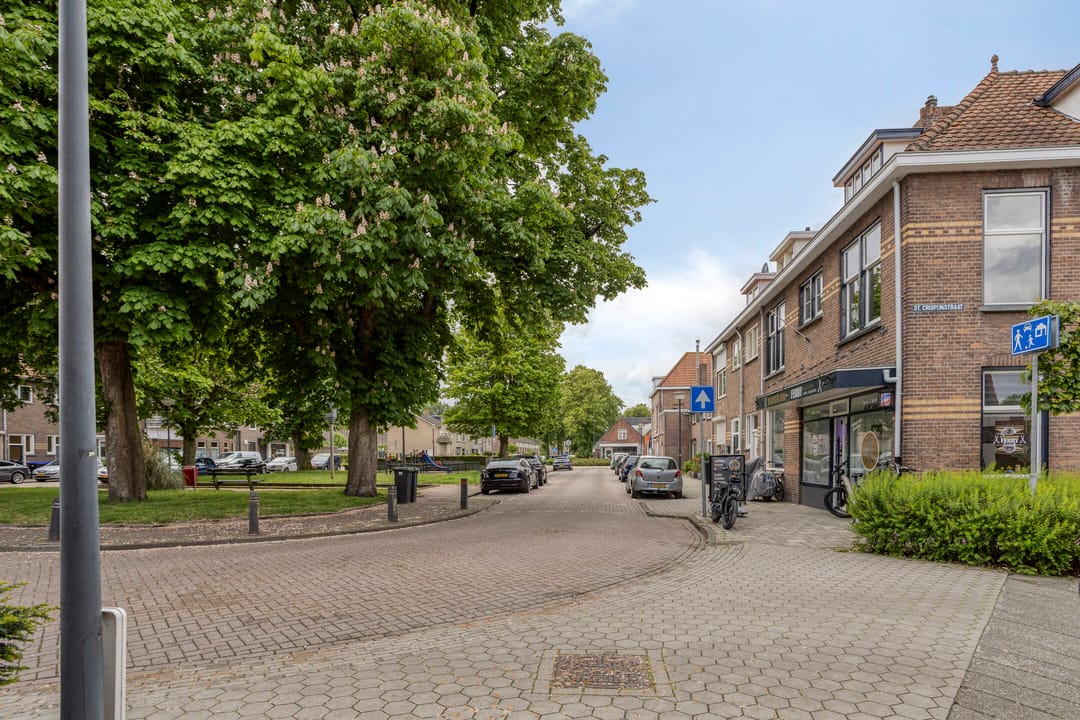 Characteristic corner property with living and retail space in Waalwijk — 43