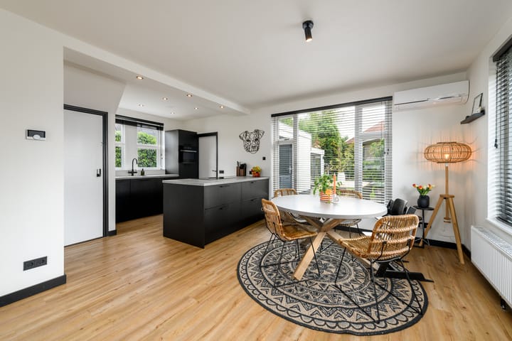 Vrijstaande woning te koop: Sleeswijklaan 11, Wolvega