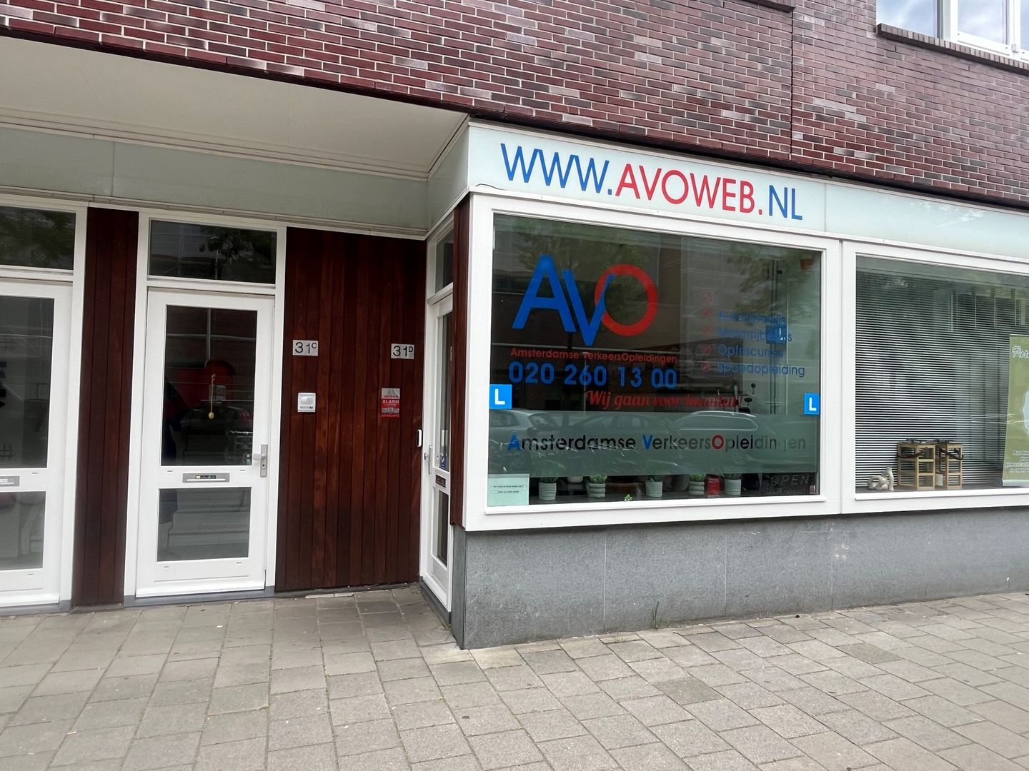 View photo 3 of Ottho Heldringstraat 31-D