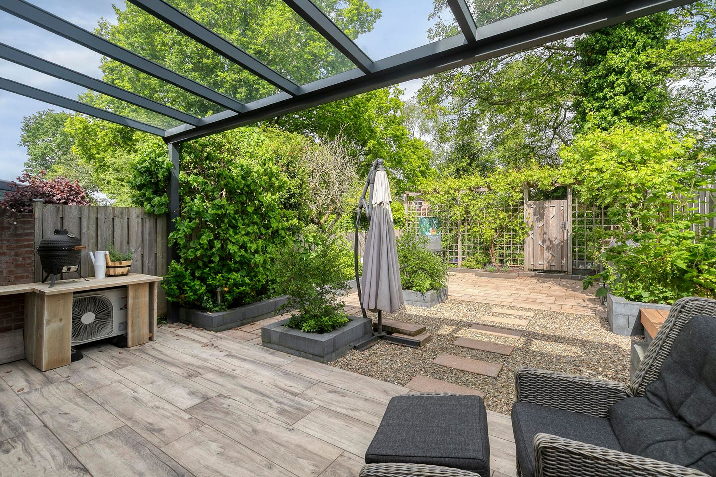 Energy-Efficient Terraced Family Home with Garden in Quiet Soest Location — 35