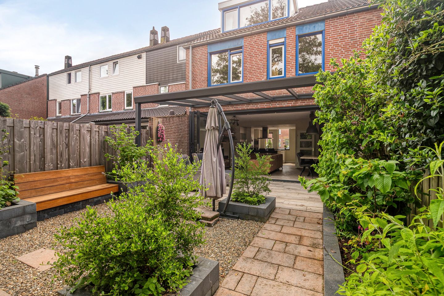 Energy-Efficient Terraced Family Home with Garden in Quiet Soest Location — 40