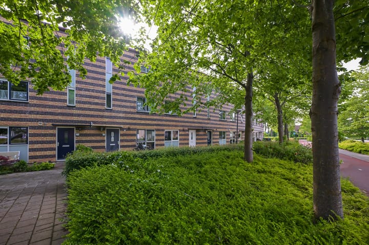 Photo 2 of Reina Prinsen Geerligstuin 35
