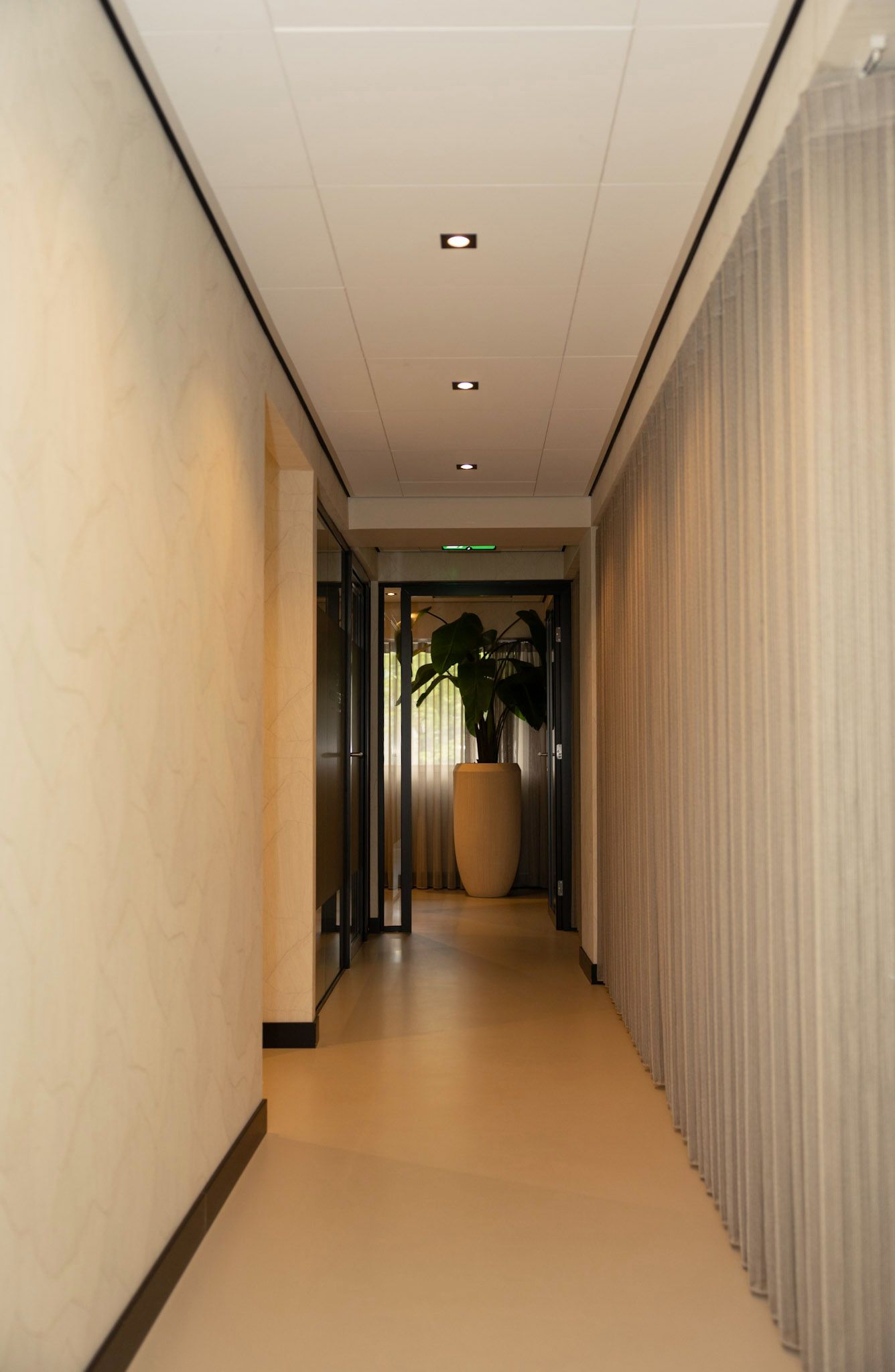 Bekijk foto 5 van Westblaak 103