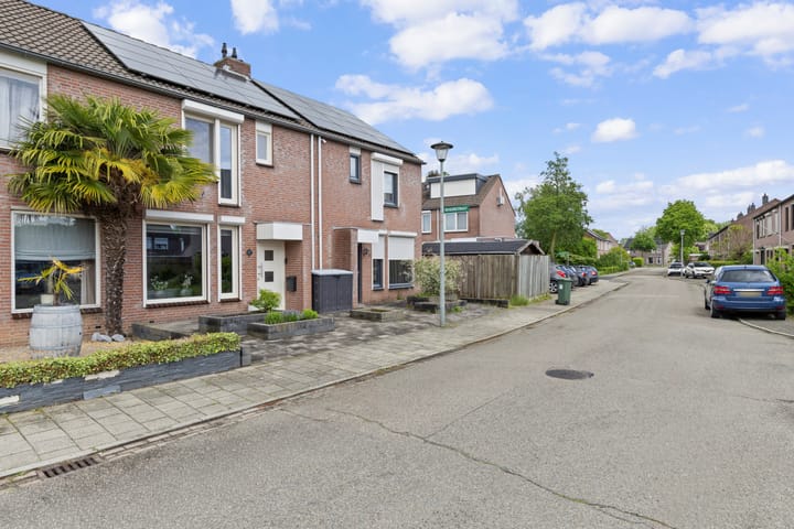 Photo 2 of Lepelaarstraat 9
