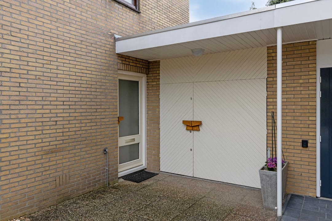 Photo 7 of Plutostraat 16