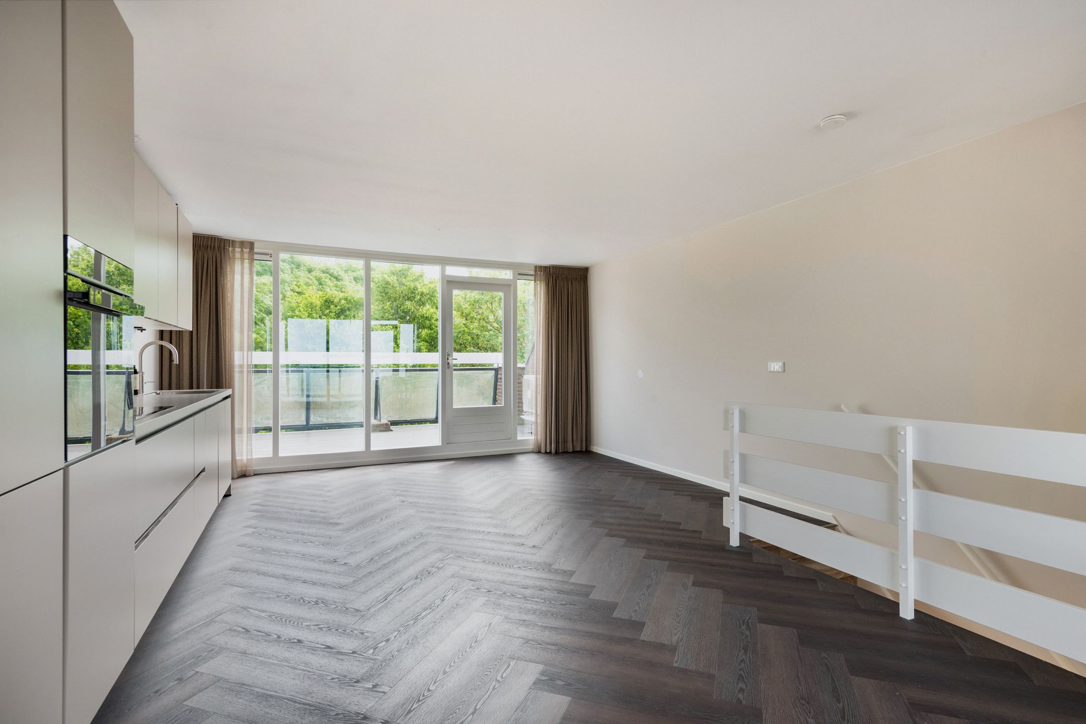 Luxury Renovated Maisonette with Two Terraces in The Hague Centre — 12