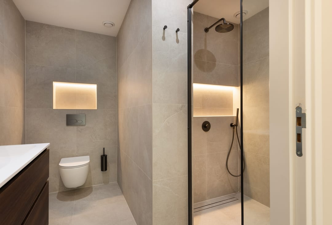 Luxury Renovated Maisonette with Two Terraces in The Hague Centre — 23
