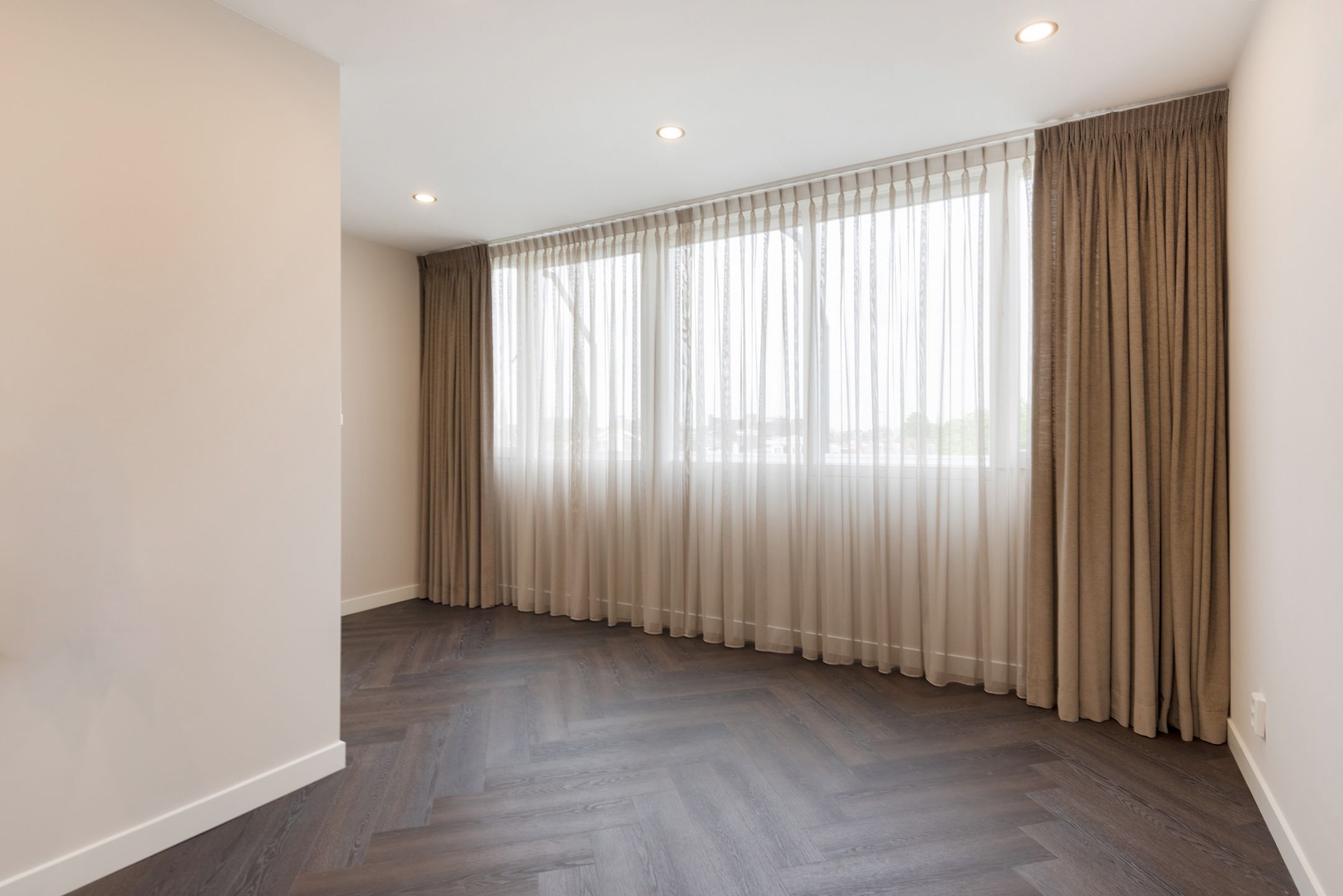 Luxury Renovated Maisonette with Two Terraces in The Hague Centre — 21