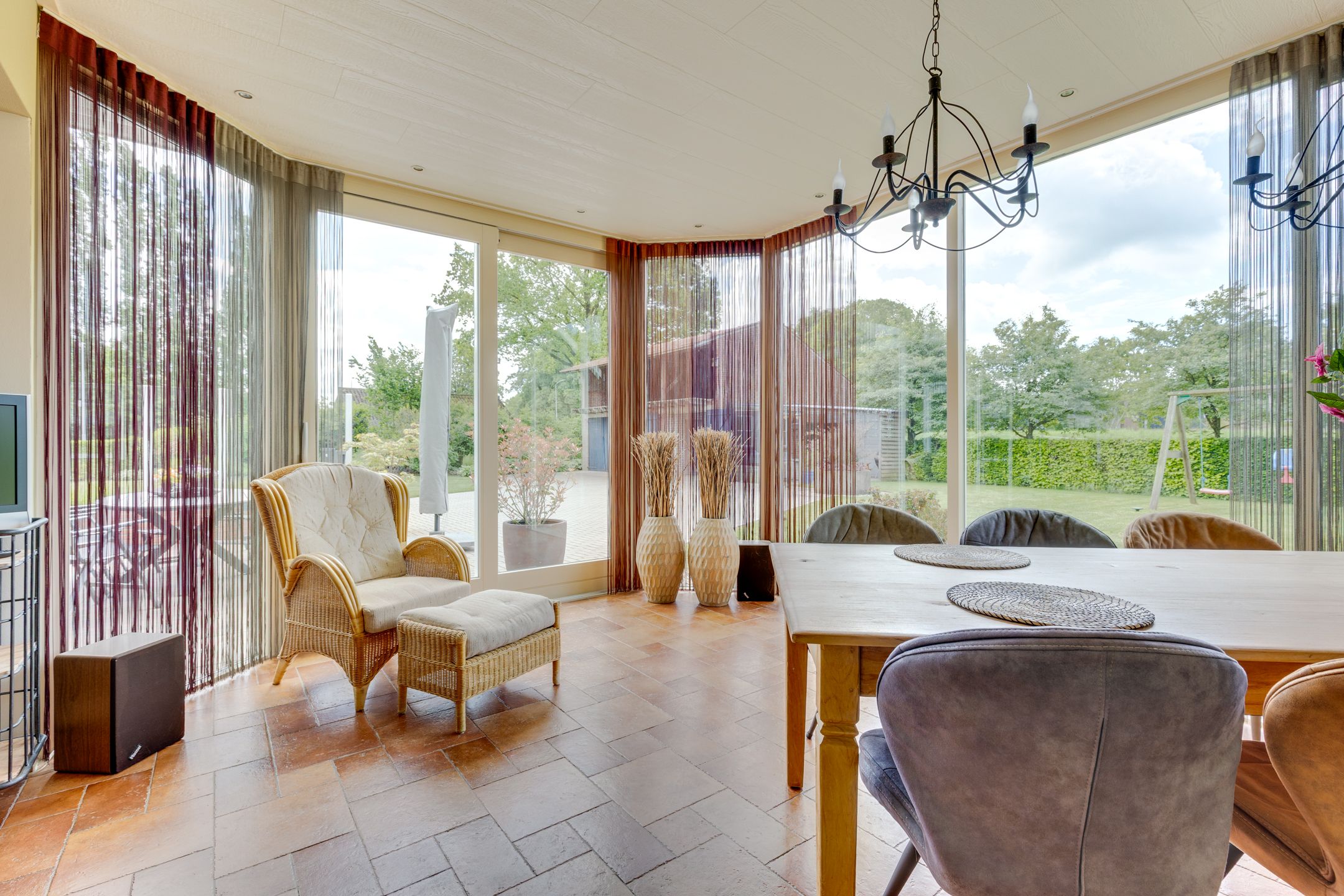 Spacious Semi-Detached Home with Large Plot and Pasture Land in Oost Gelre — 15
