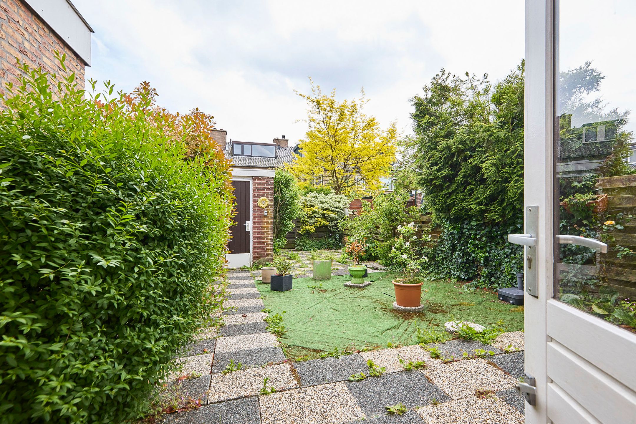 Renovation Terraced House with Five Bedrooms and Sunny Southeast Garden in Nieuw-Vennep — 51