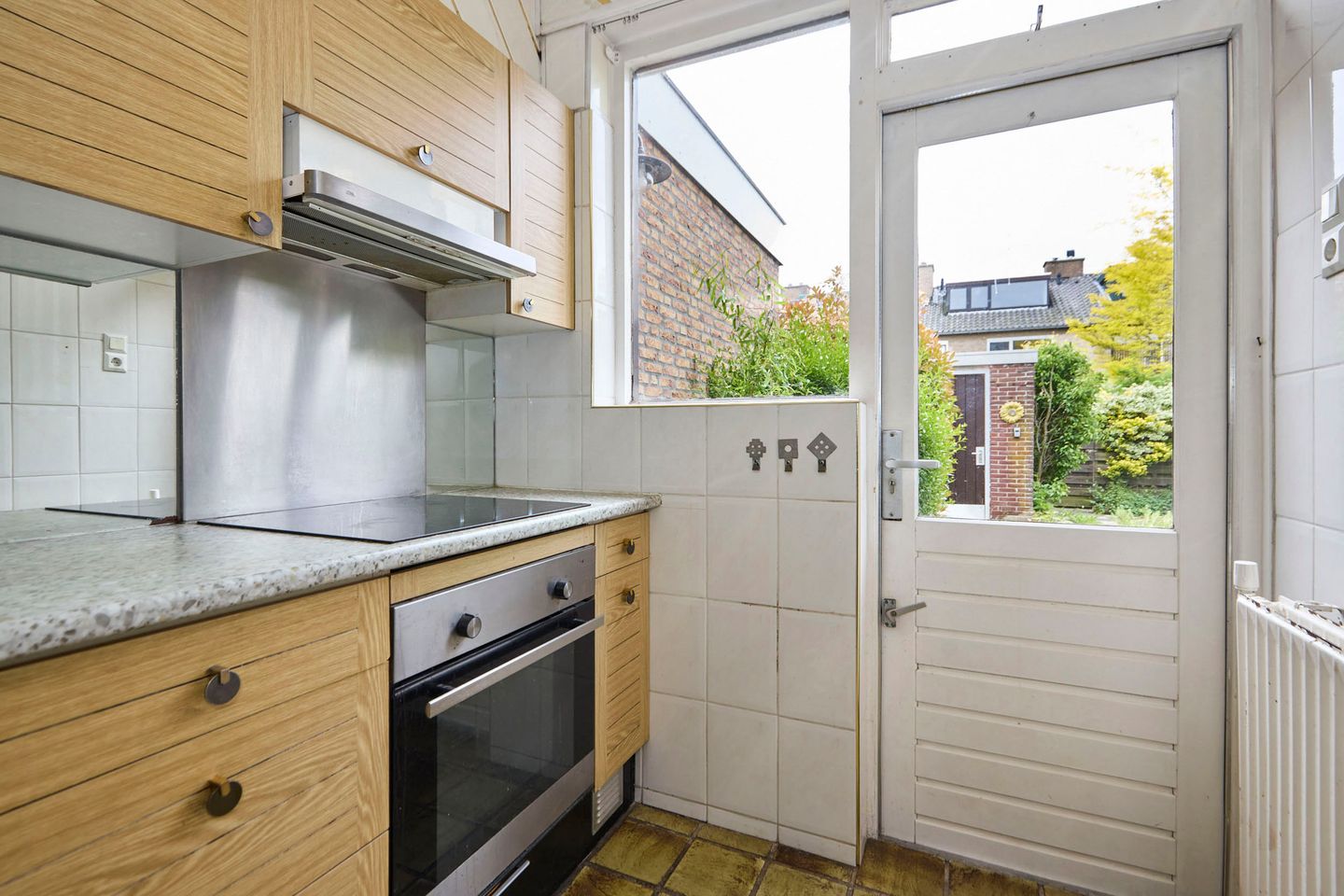 Renovation Terraced House with Five Bedrooms and Sunny Southeast Garden in Nieuw-Vennep — 25