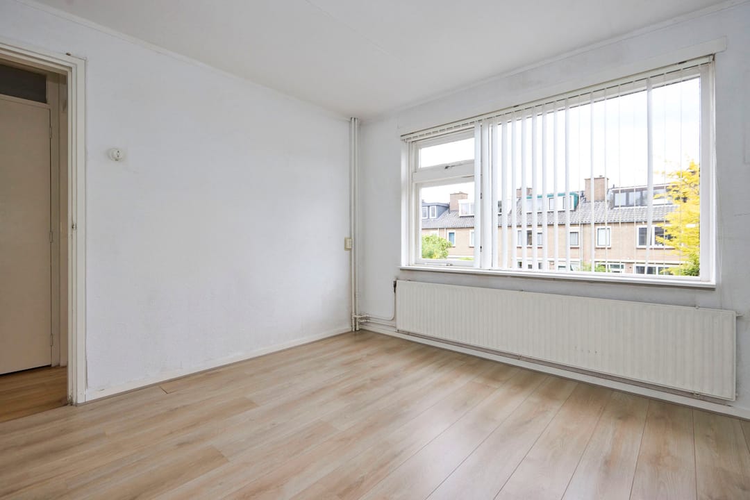 Renovation Terraced House with Five Bedrooms and Sunny Southeast Garden in Nieuw-Vennep — 38