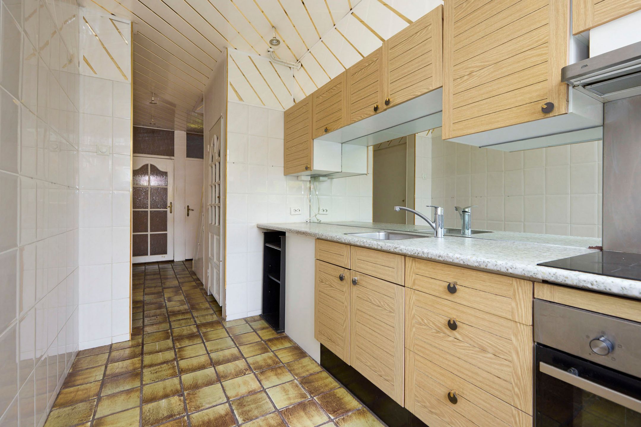 Renovation Terraced House with Five Bedrooms and Sunny Southeast Garden in Nieuw-Vennep — 24