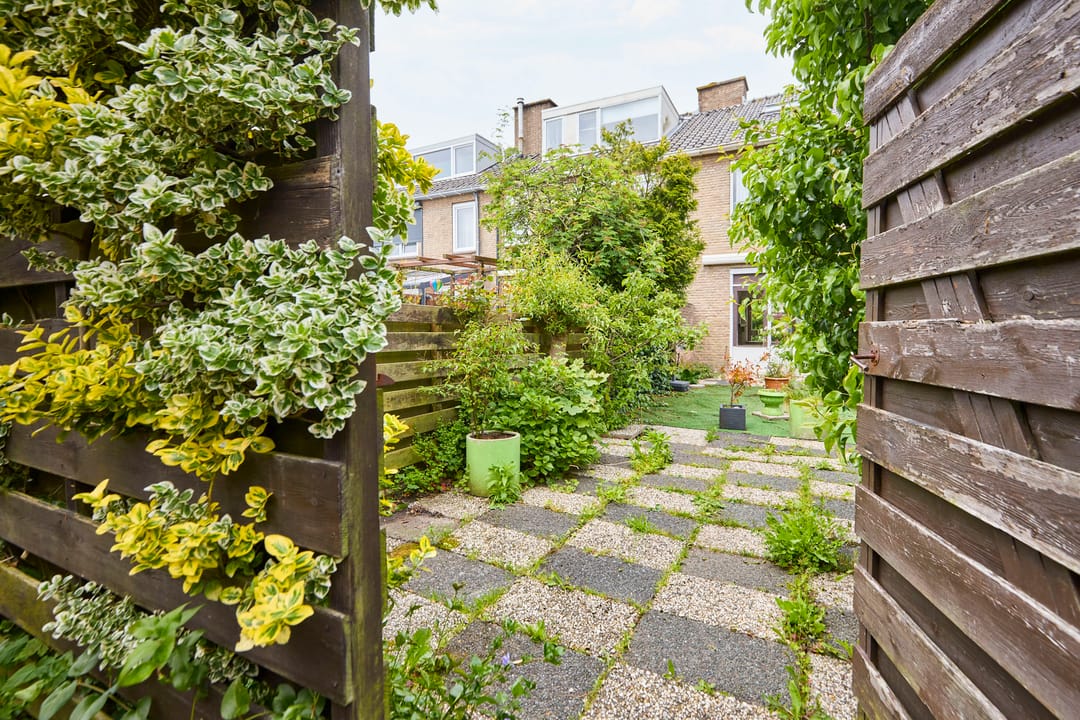 Renovation Terraced House with Five Bedrooms and Sunny Southeast Garden in Nieuw-Vennep — 56