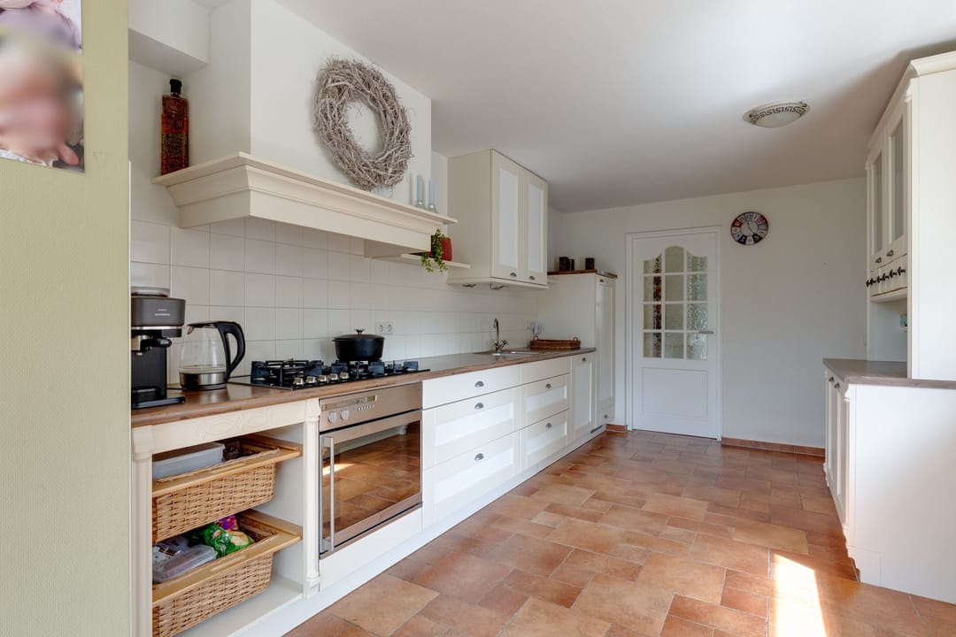 Spacious Semi-Detached Home with Large Plot and Pasture Land in Oost Gelre — 11