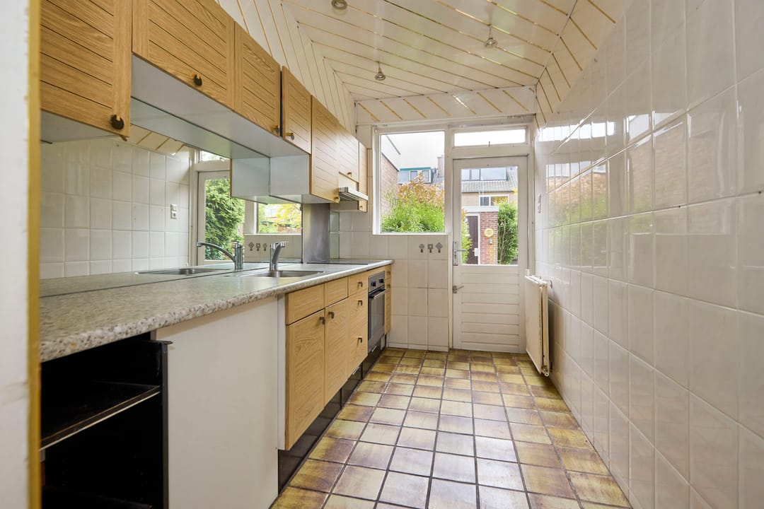 Renovation Terraced House with Five Bedrooms and Sunny Southeast Garden in Nieuw-Vennep — 23