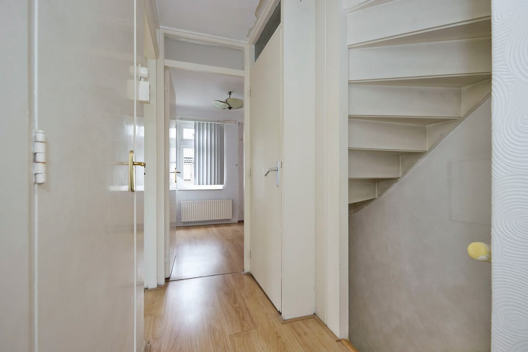 Renovation Terraced House with Five Bedrooms and Sunny Southeast Garden in Nieuw-Vennep — 26