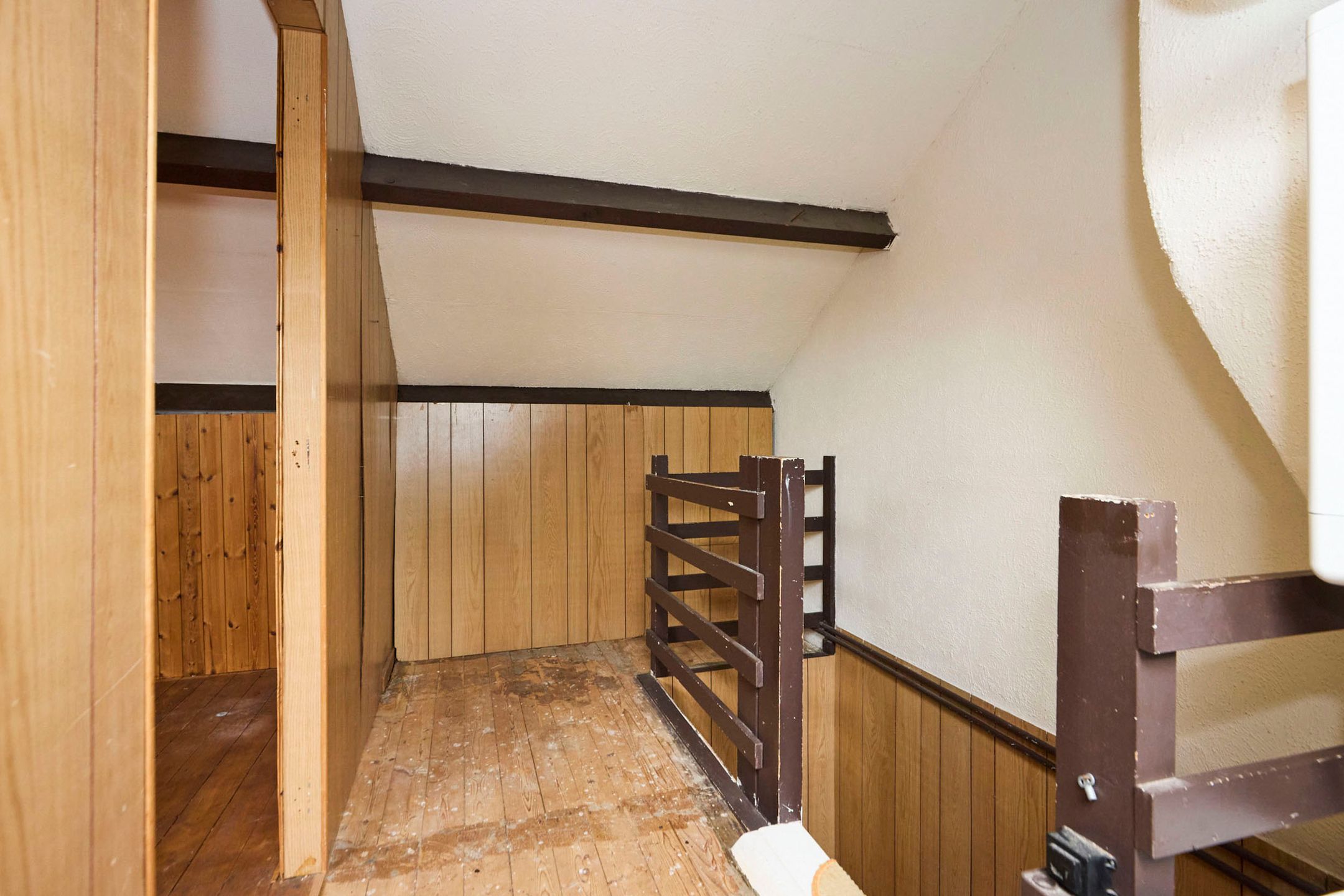 Renovation Terraced House with Five Bedrooms and Sunny Southeast Garden in Nieuw-Vennep — 45