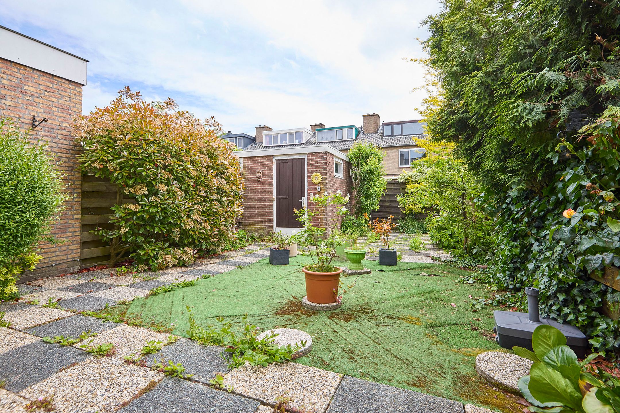 Renovation Terraced House with Five Bedrooms and Sunny Southeast Garden in Nieuw-Vennep — 54