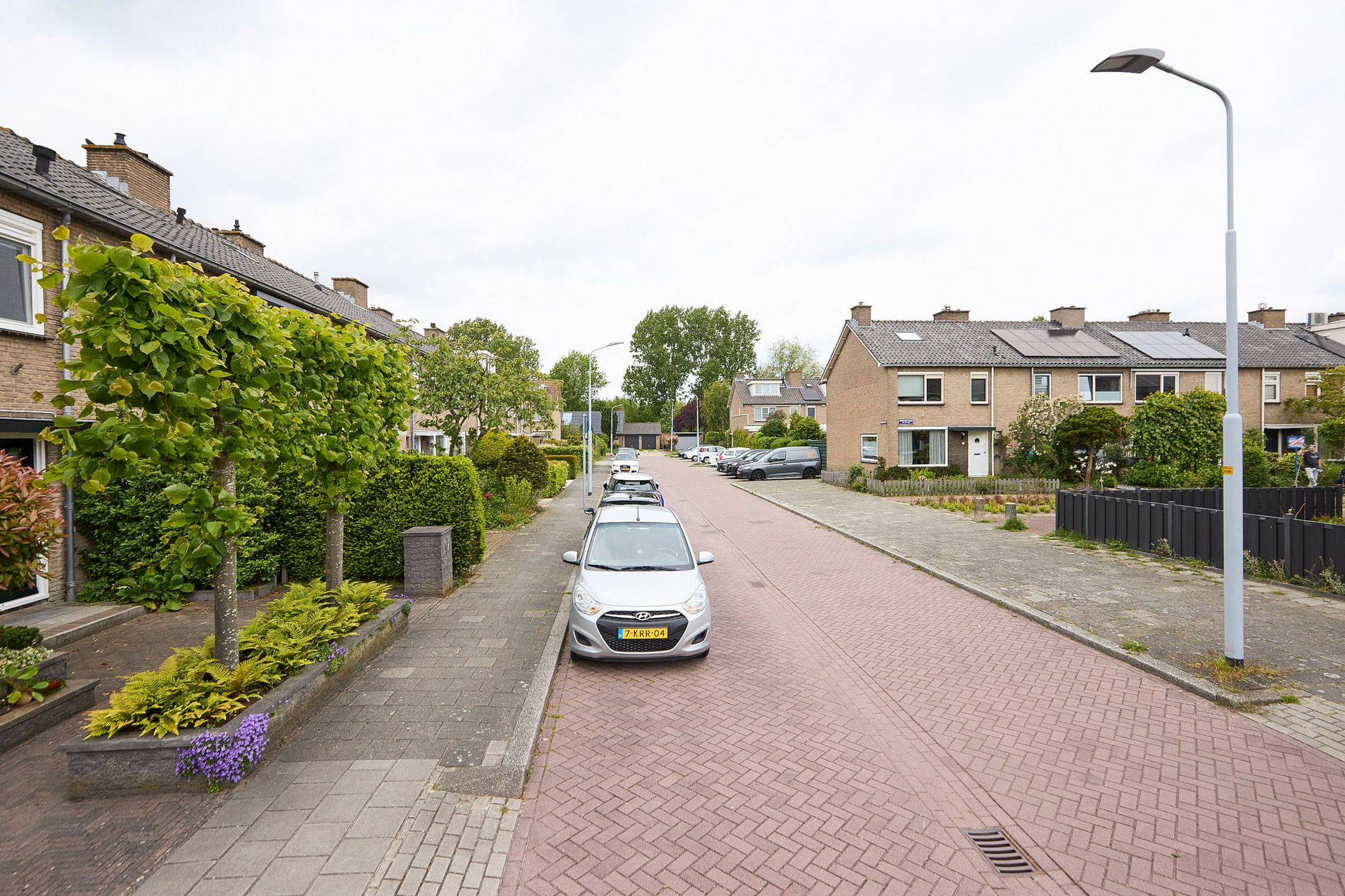 Renovation Terraced House with Five Bedrooms and Sunny Southeast Garden in Nieuw-Vennep — 57