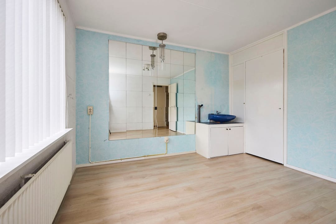 Renovation Terraced House with Five Bedrooms and Sunny Southeast Garden in Nieuw-Vennep — 37