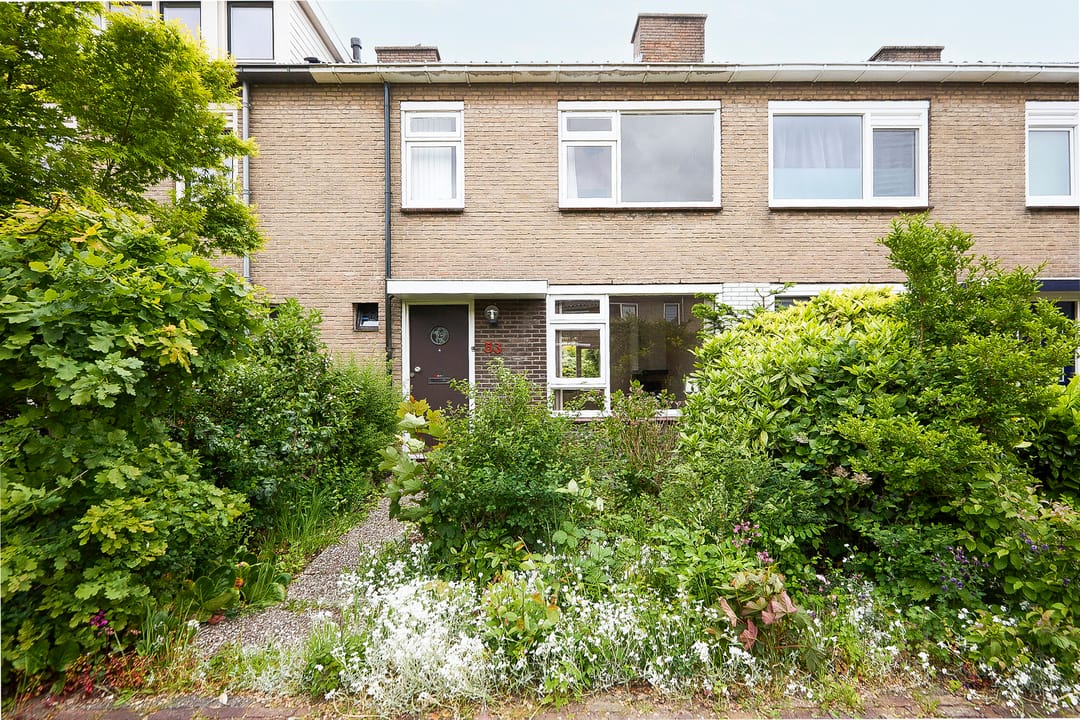 Renovation Terraced House with Five Bedrooms and Sunny Southeast Garden in Nieuw-Vennep — 11