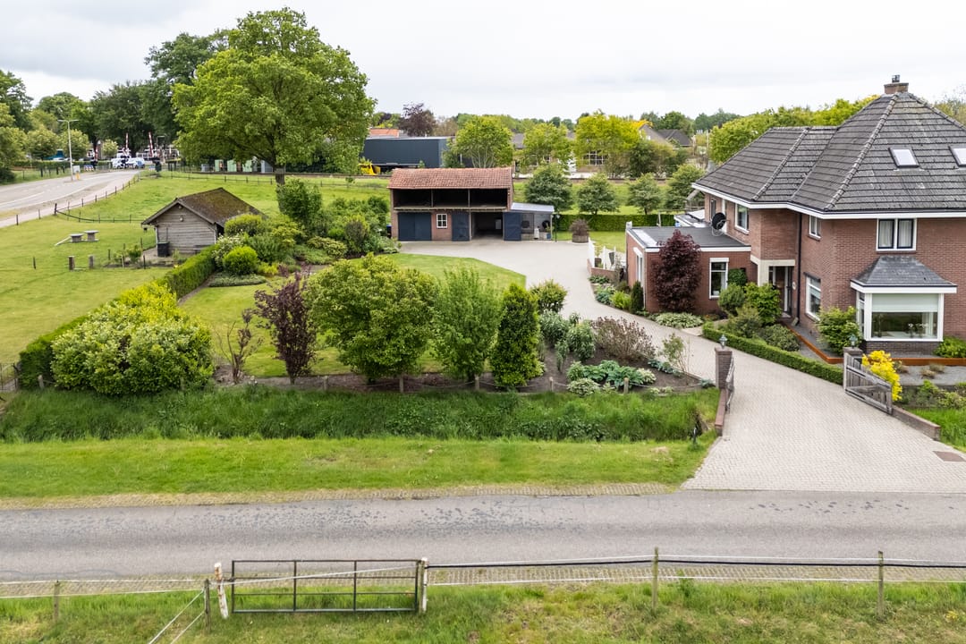 Spacious Semi-Detached Home with Large Plot and Pasture Land in Oost Gelre — 61