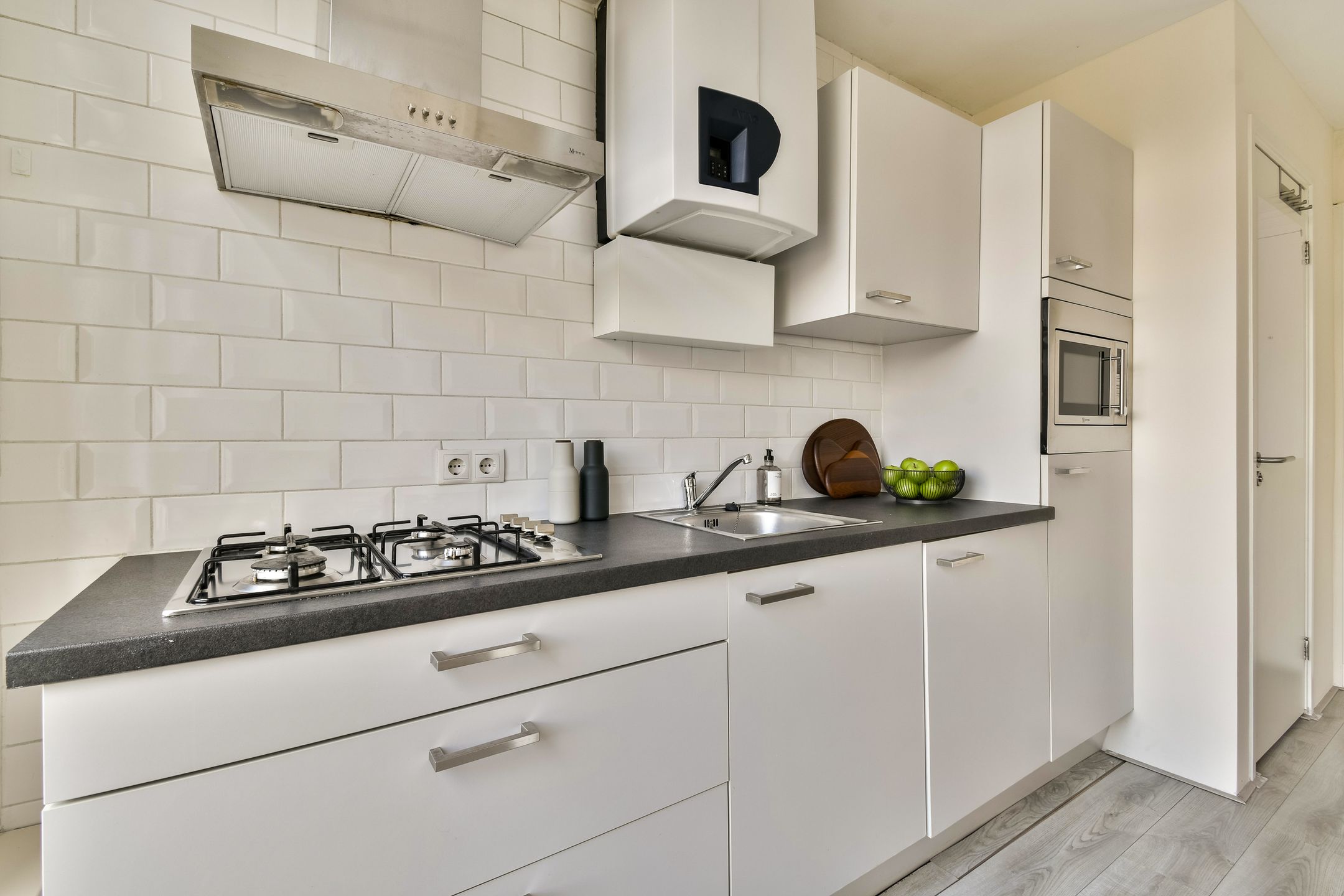 Photo 6 of Kinkerstraat 24-4A