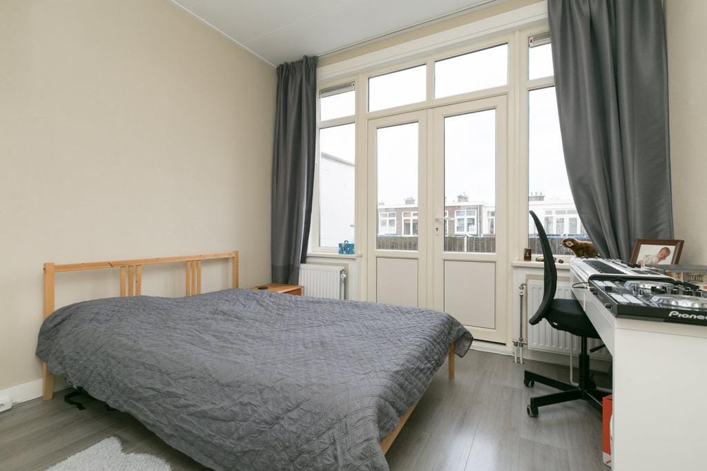 Photo 14 of Usselincxstraat 144