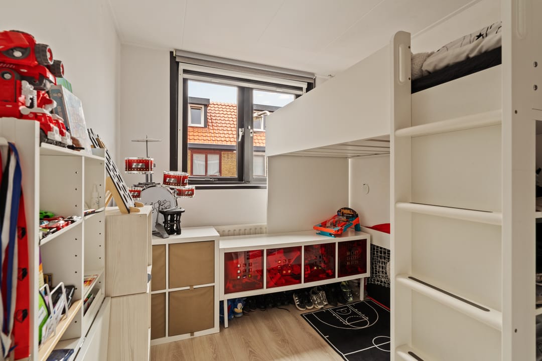 Photo 13 of Staringstraat 28