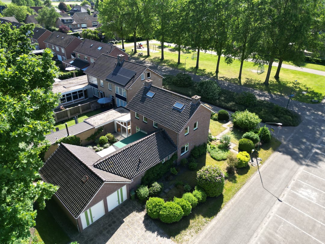 Photo 11 of Van Steenhuijsstraat 37