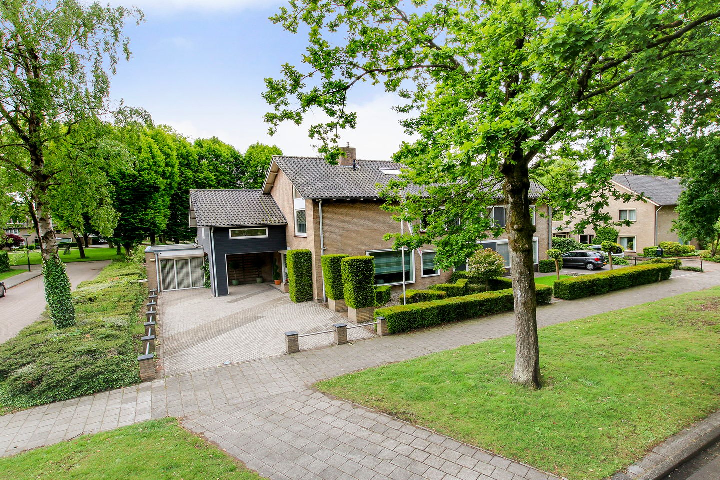 Foto 1 van Woeringenlaan 8