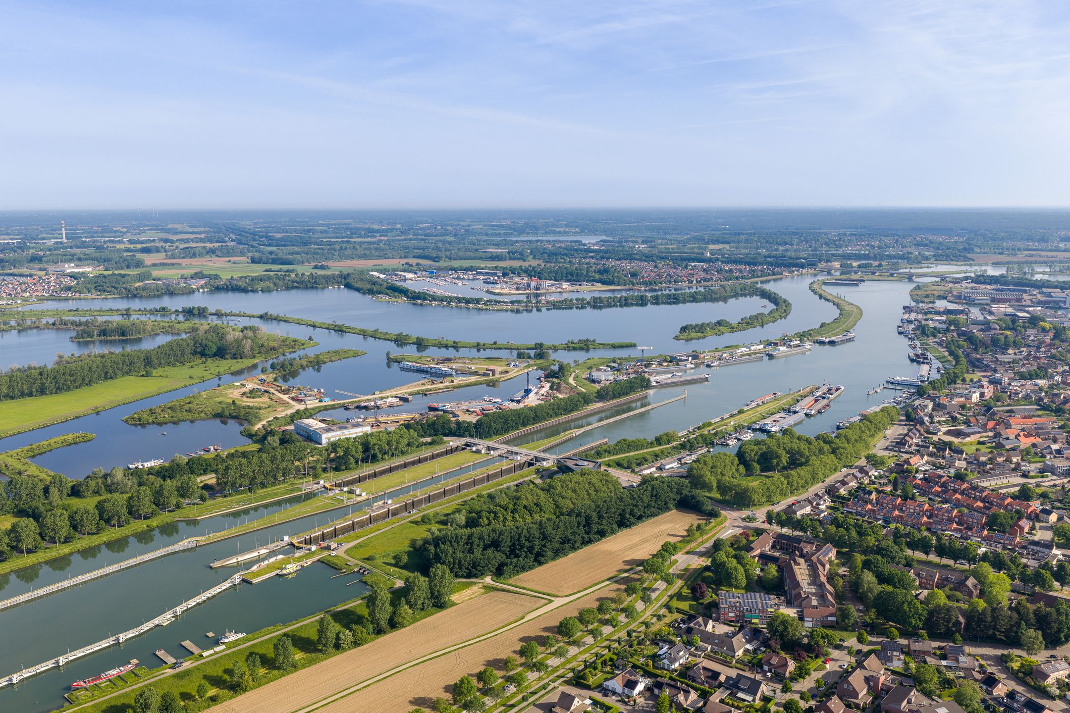 Luxury Detached Villa with Private Pool and Poolhouse in Maasbracht — 45