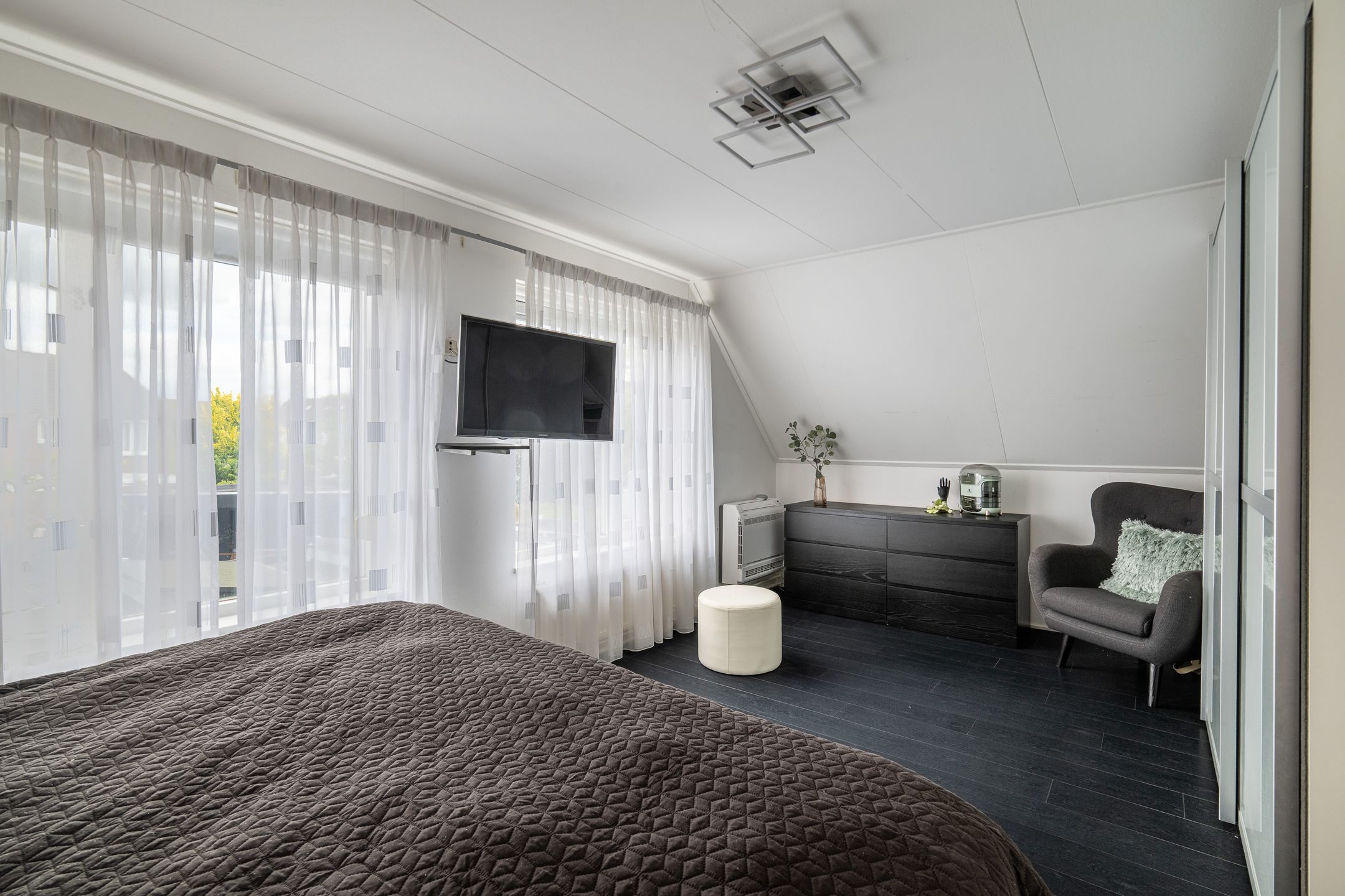 Luxury Detached Villa with Private Pool and Poolhouse in Maasbracht — 18
