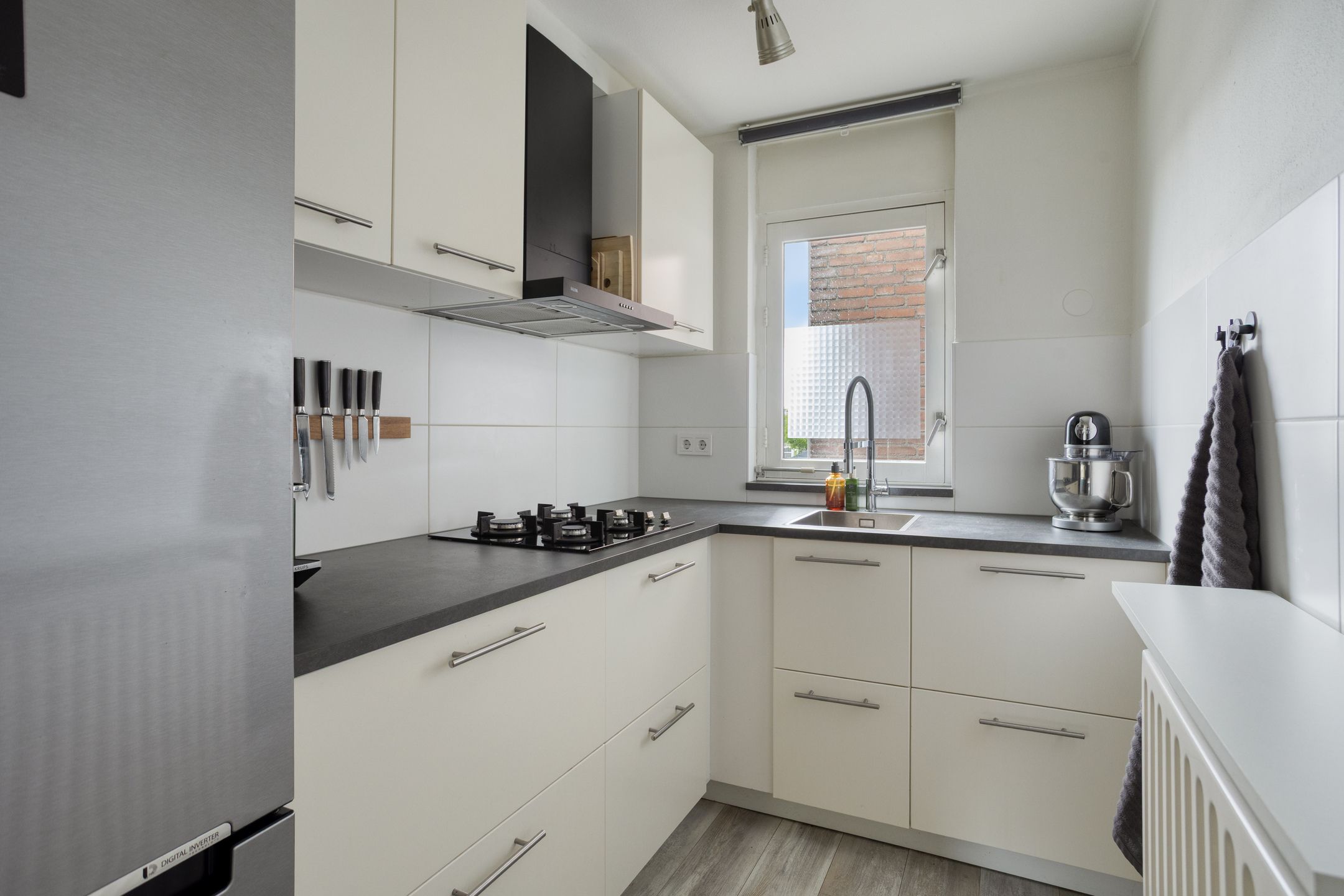 Photo 12 of Mathildastraat 13-B