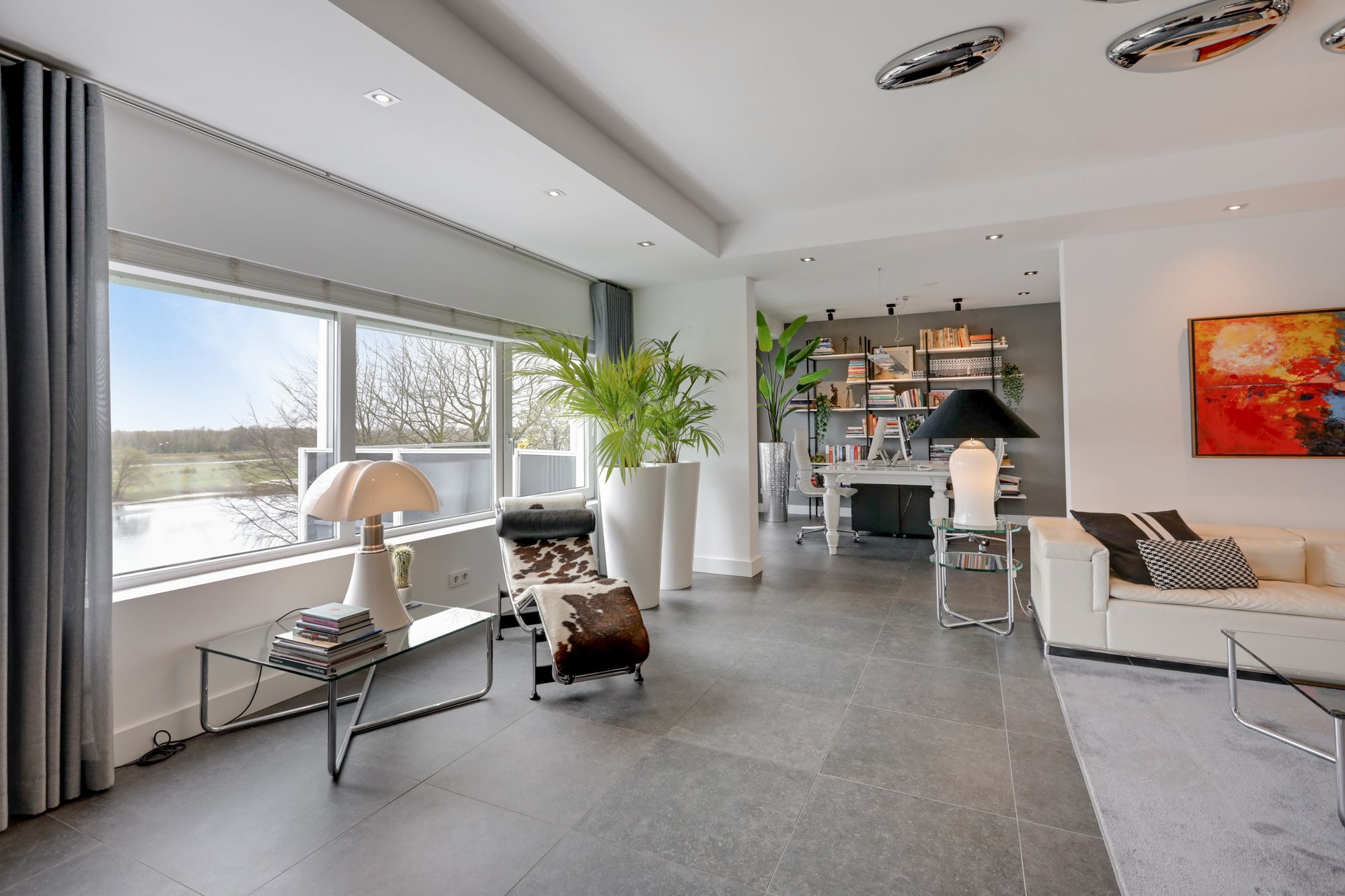 Luxury Penthouse with Panoramic River Views in Arnhem — 15