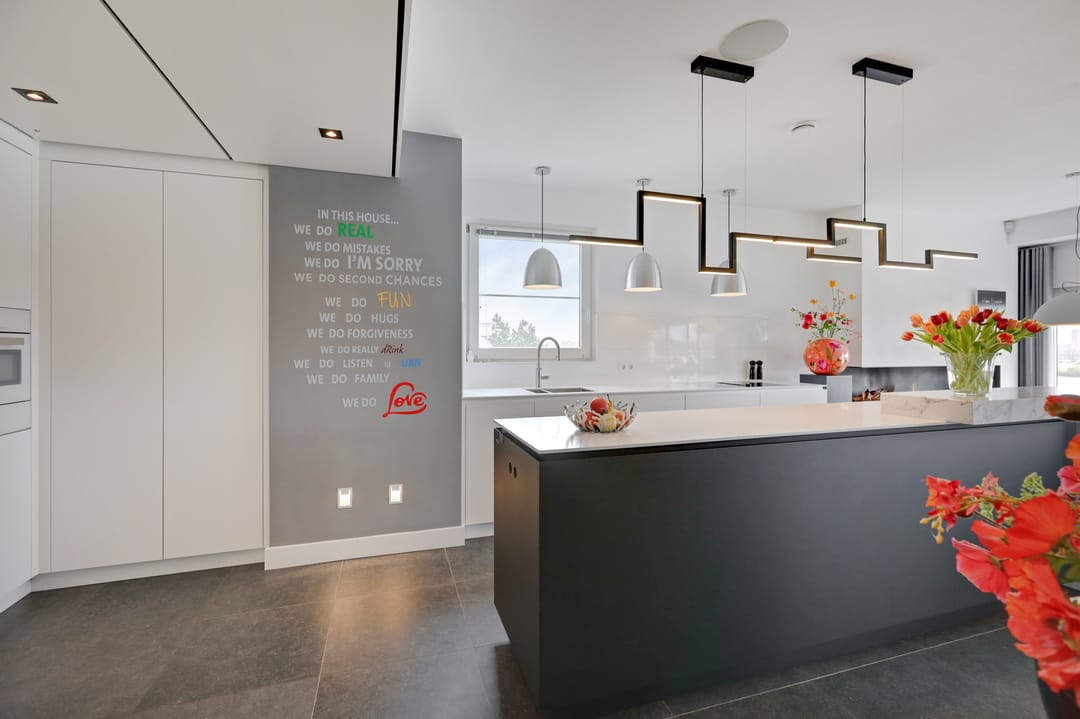 Luxury Penthouse with Panoramic River Views in Arnhem — 23