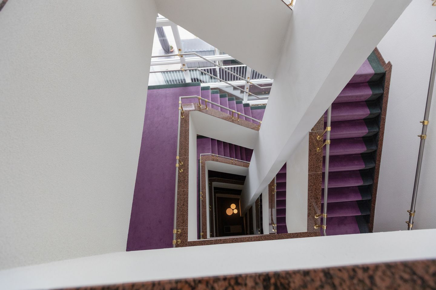 Luxury Penthouse with Panoramic River Views in Arnhem — 10