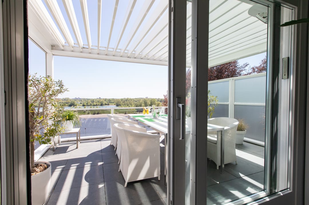 Luxury Penthouse with Panoramic River Views in Arnhem — 17