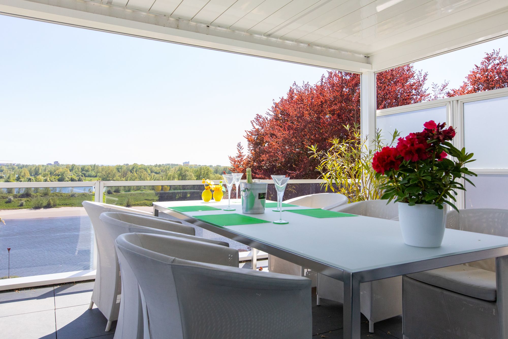 Luxury Penthouse with Panoramic River Views in Arnhem — 18