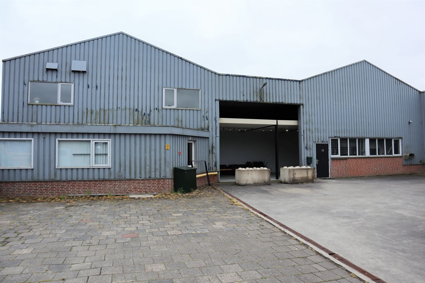 Bekijk foto 4 van Kathoek 15