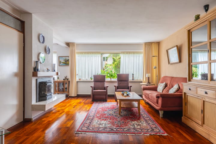 Tussenwoning te koop: Dopheidelaan 18, Heelsum