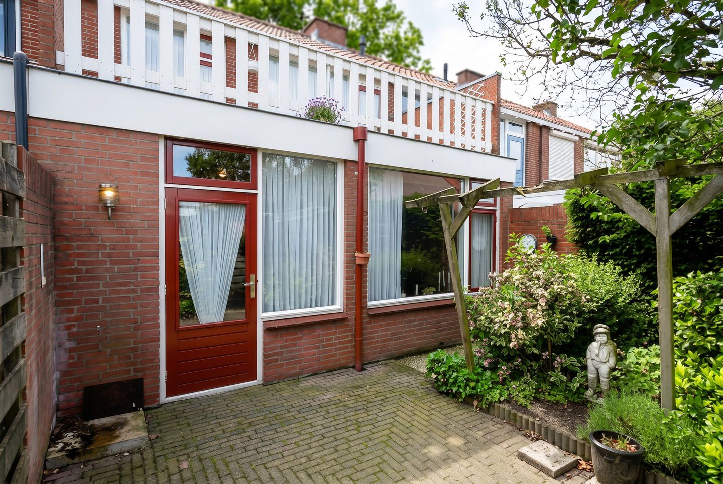 Photo 34 of Leliestraat 5