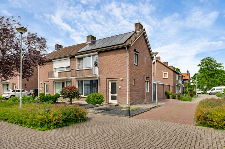 Photo 5 of Kapelaniestraat 45
