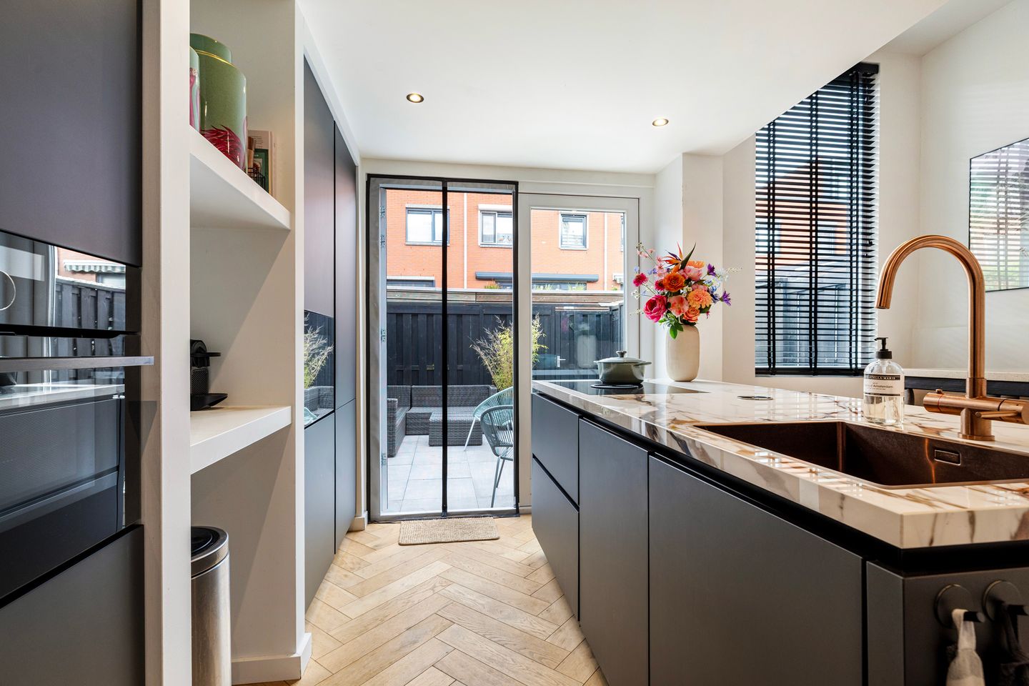 Photo 19 of Halleystraat 23-A