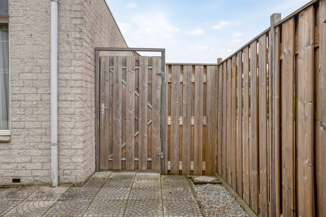 Single-Floor Bungalow with Garage in Popular Salderes Neighborhood — 32