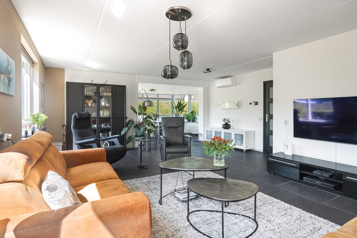 Vrijstaande woning te koop: Van der Walstrjitte 45, Burgum