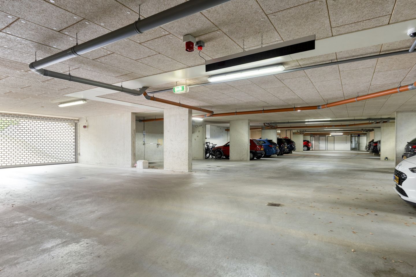 Spacious Double Upper Floor Apartment with Large Rooftop Terrace in Villa Delta Complex — 35