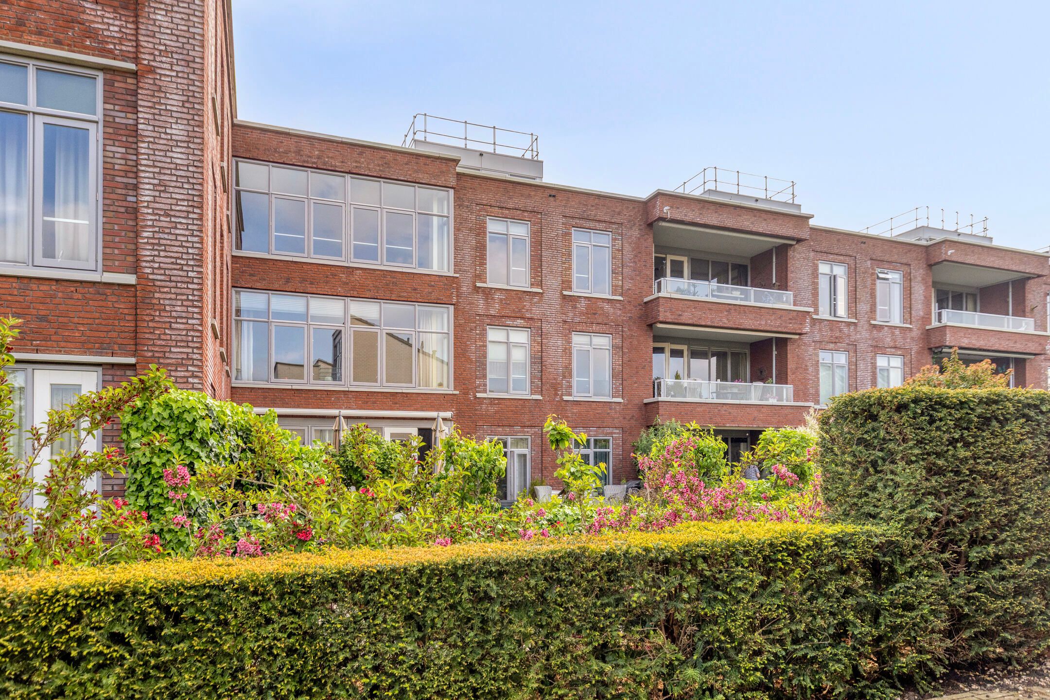 Spacious Double Upper Floor Apartment with Large Rooftop Terrace in Villa Delta Complex — 33