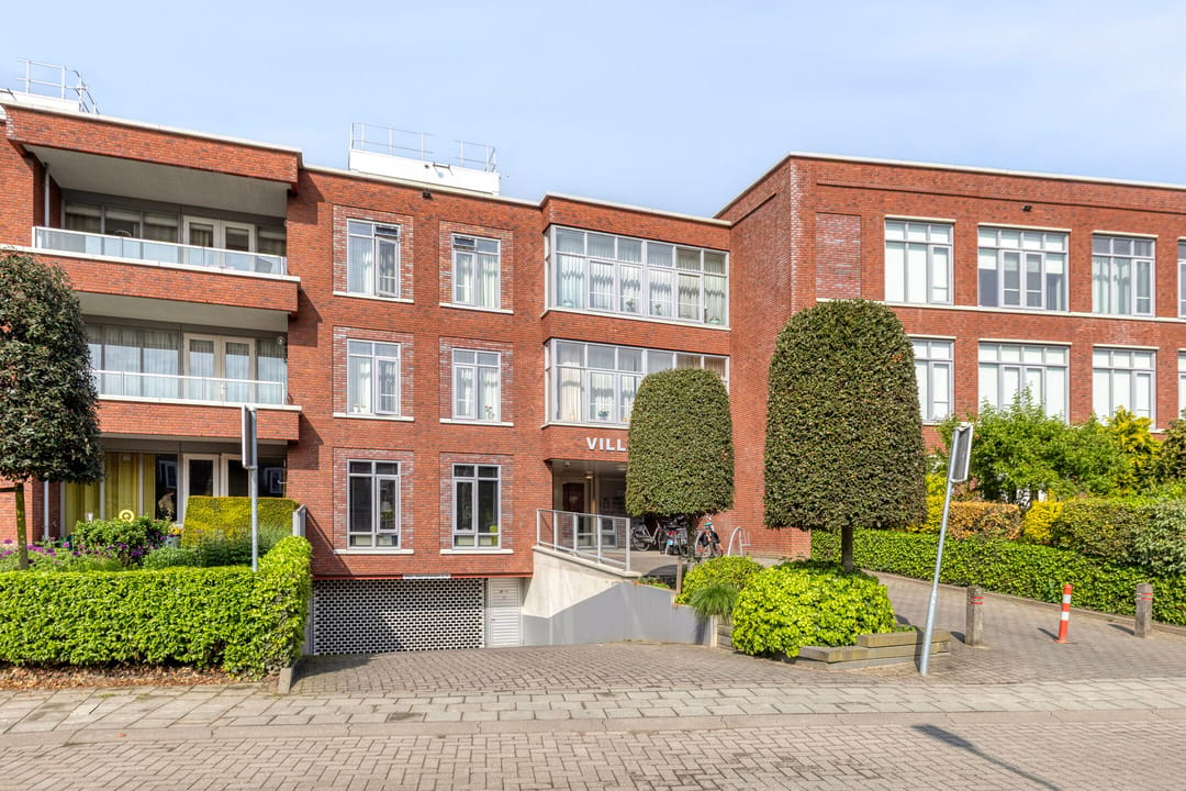 Spacious Double Upper Floor Apartment with Large Rooftop Terrace in Villa Delta Complex — 31